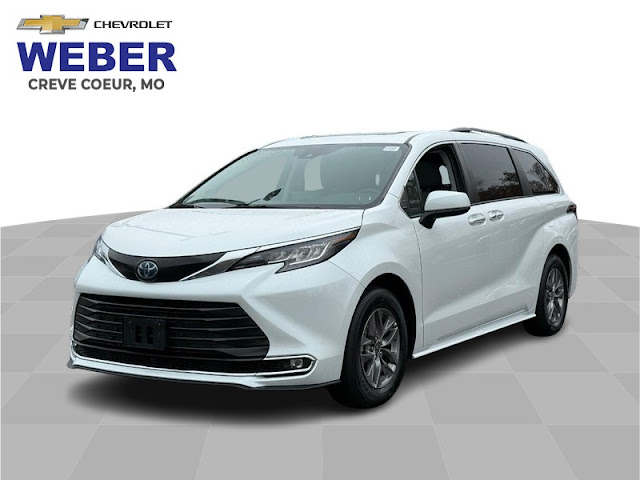 2023 Toyota Sienna XLE